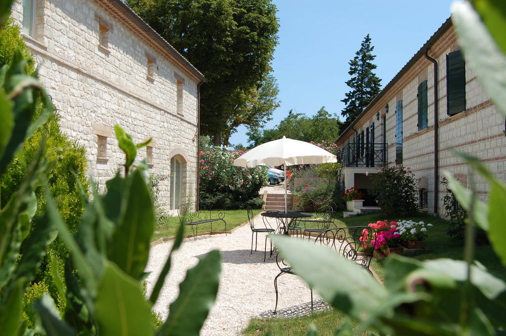 Valcastagno Relais & Residence Sirolo Exterior photo